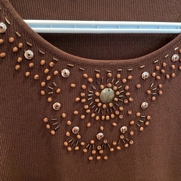 Brown top with beaded neckline - Picture 2 of 4
